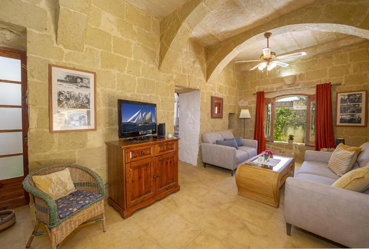 Oleandra Holiday Home Għasri Buitenkant foto